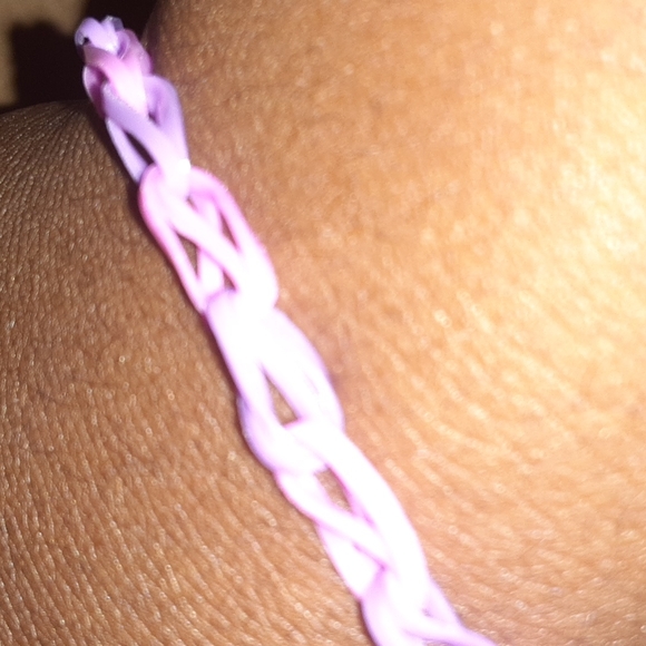 A bracelet - Picture 2 of 2